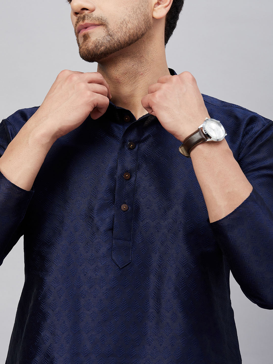 VM by Vastramay Men's Navy Blue And Cream Silk Blend Kurta Pyjama Set - Distacart