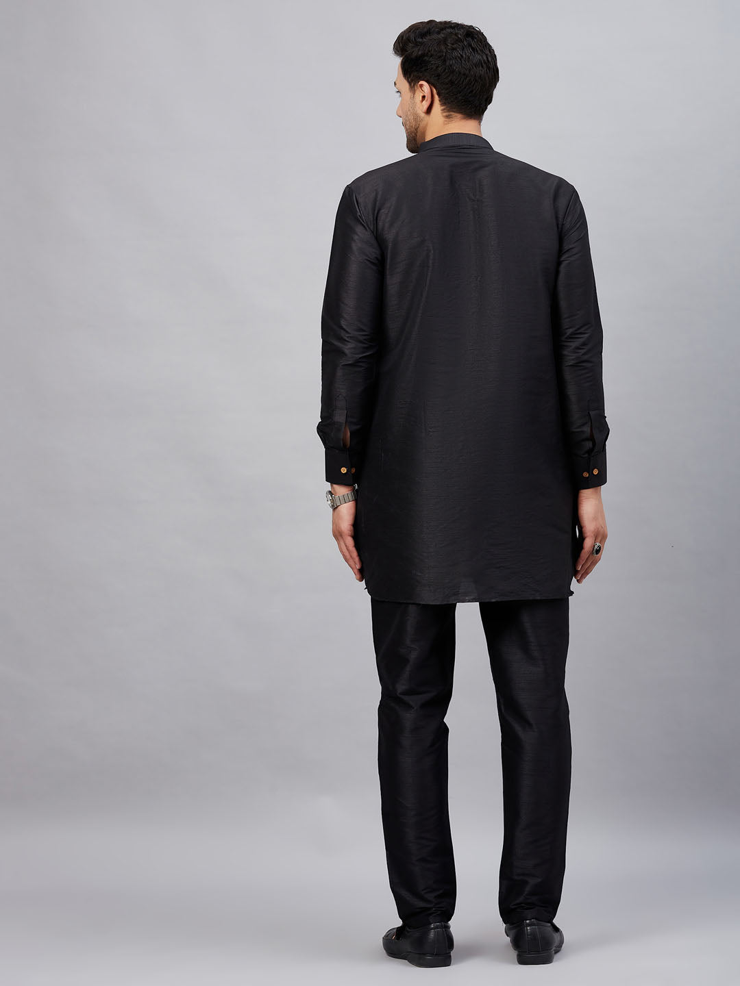 VM by Vastramay Men's Black And Black Cotton Blend Kurta Pyjama Set - Distacart