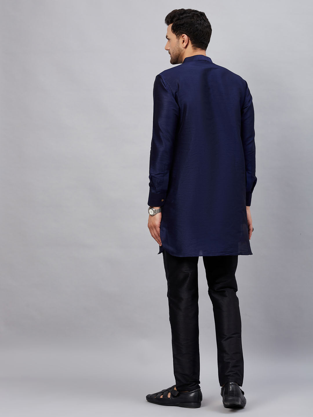 VM by Vastramay Men's Navy Blue And Black Cotton Blend Kurta Pyjama Set - Distacart