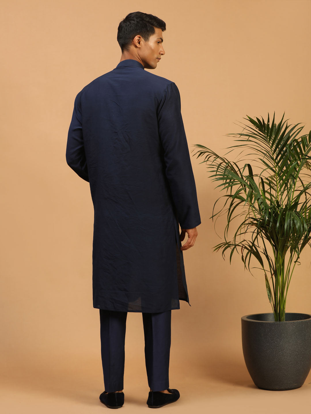 Vastramay Men's Navy Blue Cotton Blend Kurta & Pyjama - Distacart