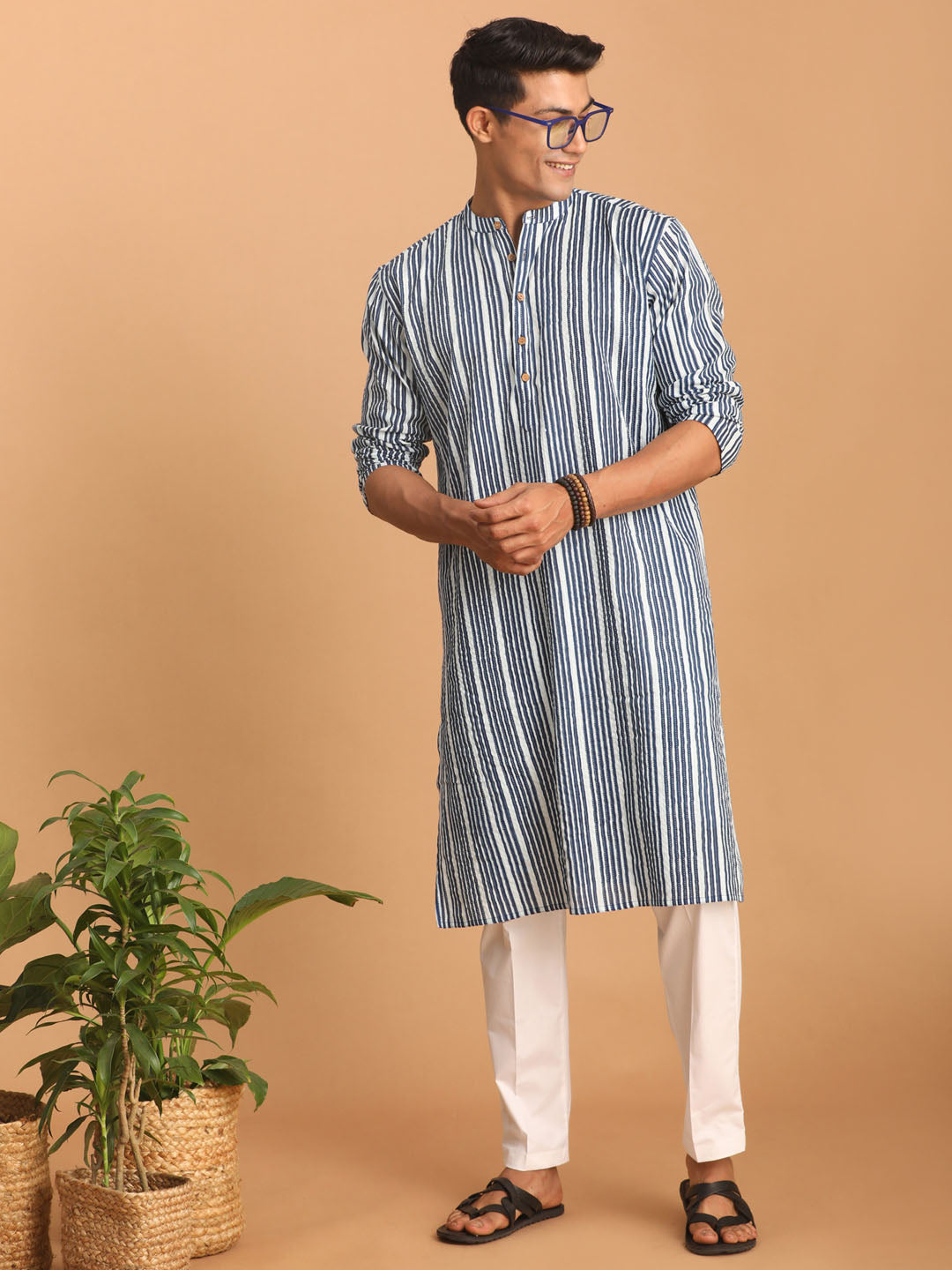 Shvaas by Vastramay Men's Indigo Blue And White Cotton Kurta And Pyjama Set - Distacart