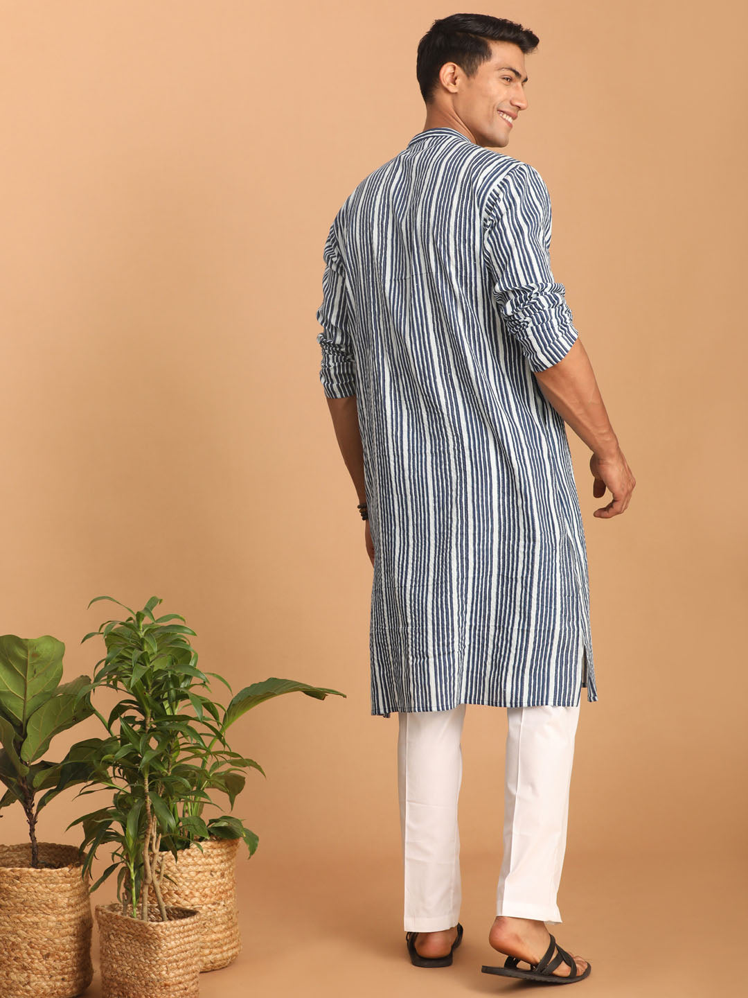 Shvaas by Vastramay Men's Indigo Blue And White Cotton Kurta And Pyjama Set - Distacart