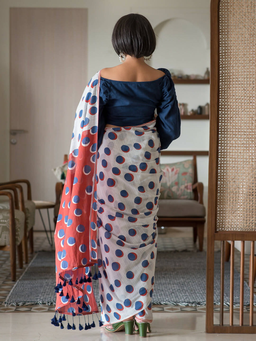 Suta Off White Polka Dots Pure Cotton Saree - Distacart