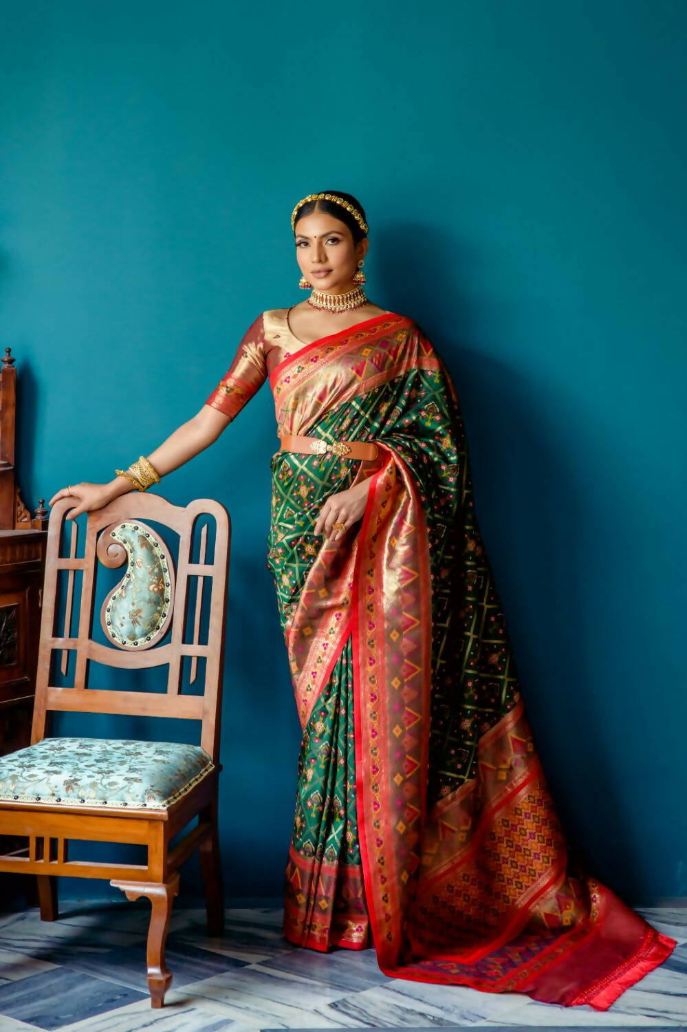 Vishnu Weaves Women's Bottle Green Patola Banarasi Silk Meenakari Zari Woven Saree with Blouse - Distacart