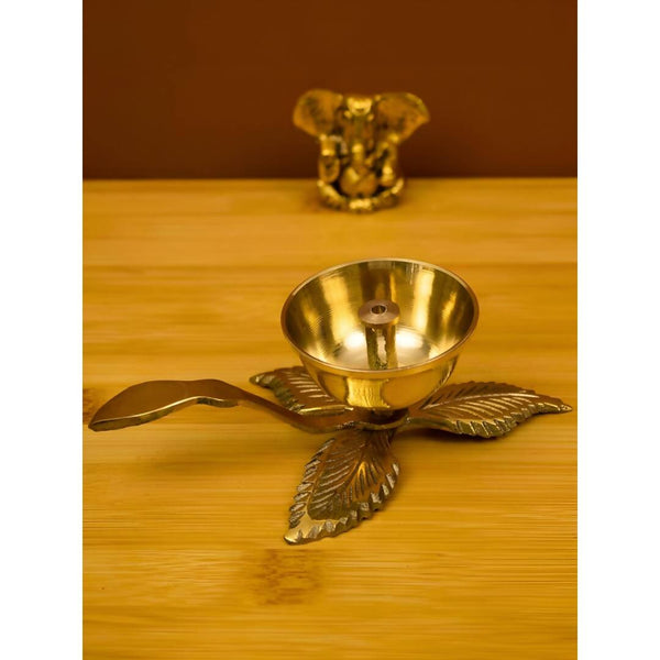 Spillbox Gold-Toned Brass 3 leaf Nanda Pooja Essential - Distacart