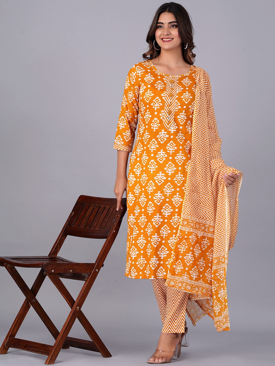 Kalini Floral Printed Gotta Patti Straight Kurta With Trousers & Dupatta - Distacart