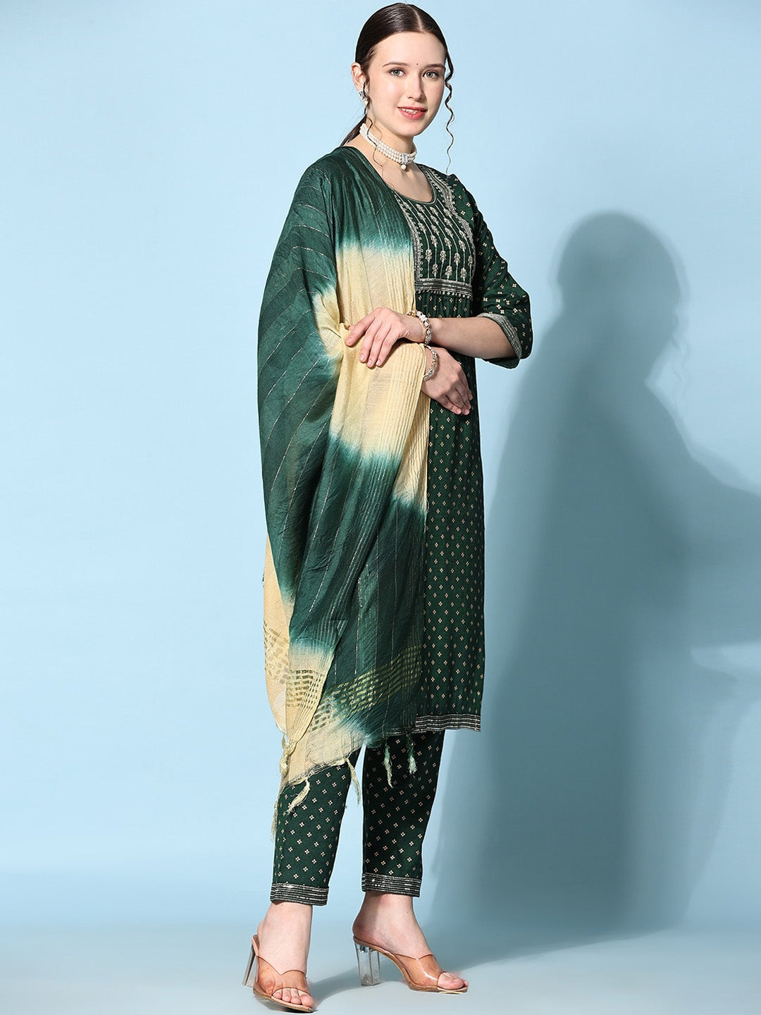 NOZ2TOZ Women's Floral Printed Kurta With Trousers & Dupatta - Distacart