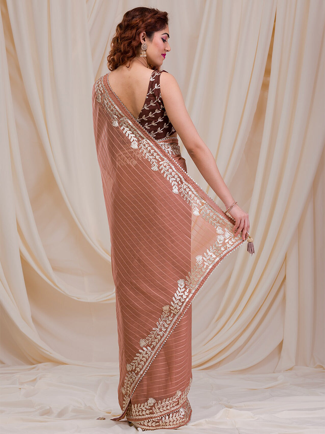 Koskii Striped Embroidered Saree - Distacart
