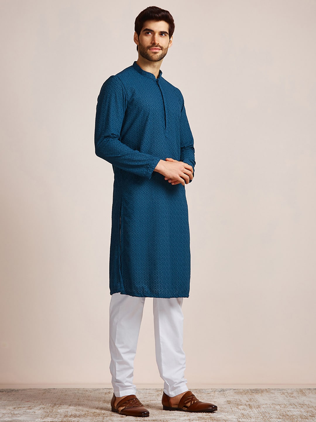 Manyavar Men Mandarin Collar Kurta with Pyjamas - Distacart