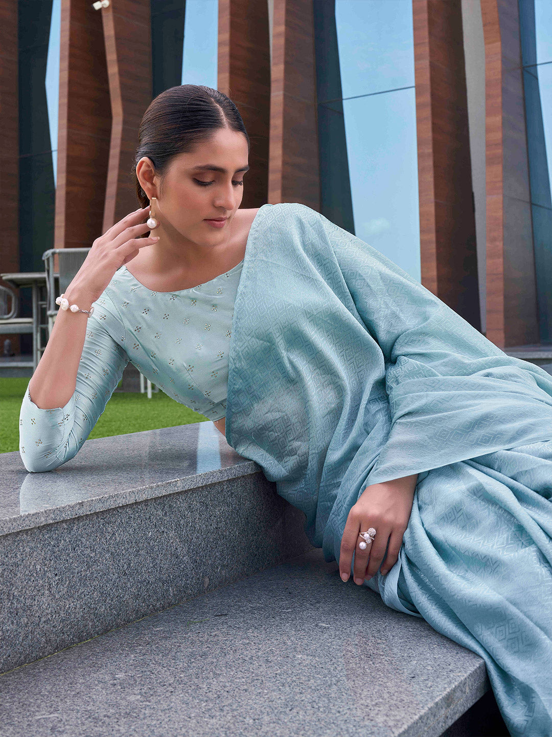 Tikhi Imli Geometric Printed Saree With Tassels - Distacart