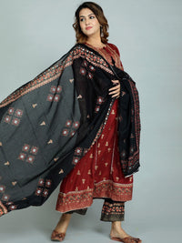 Thumbnail for NOZ2TOZ Women's Red Embroidered Panelled Kurti with Trousers & With Dupatta - Distacart