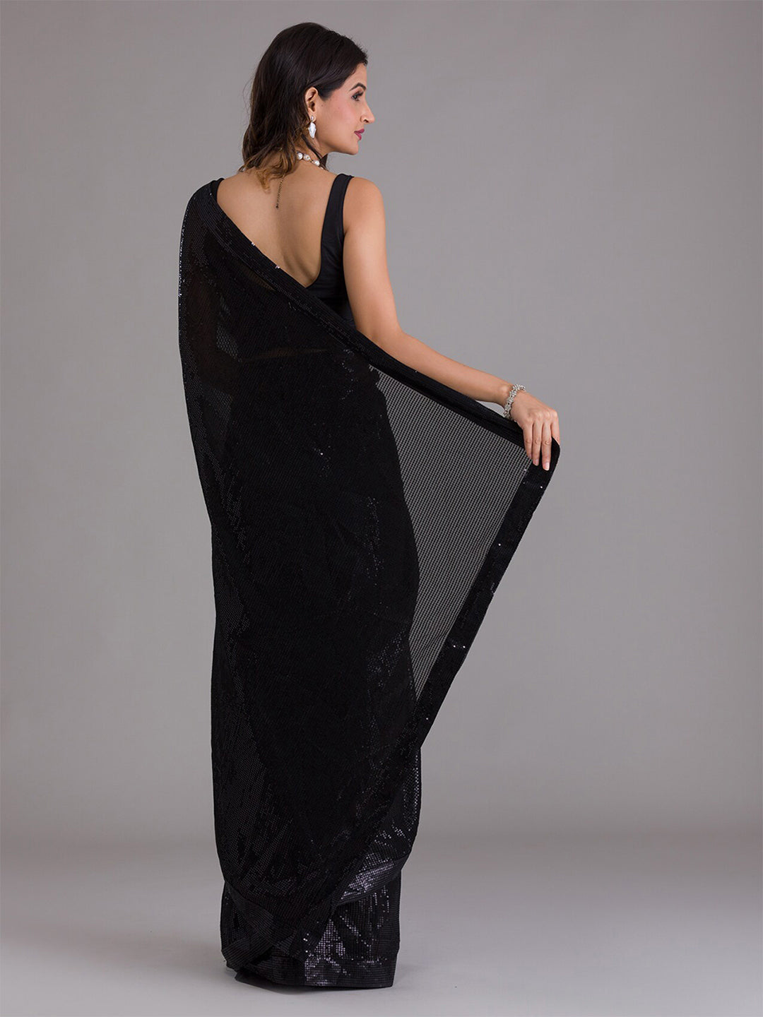 Koskii Black Embellished Sequinned Saree - Distacart