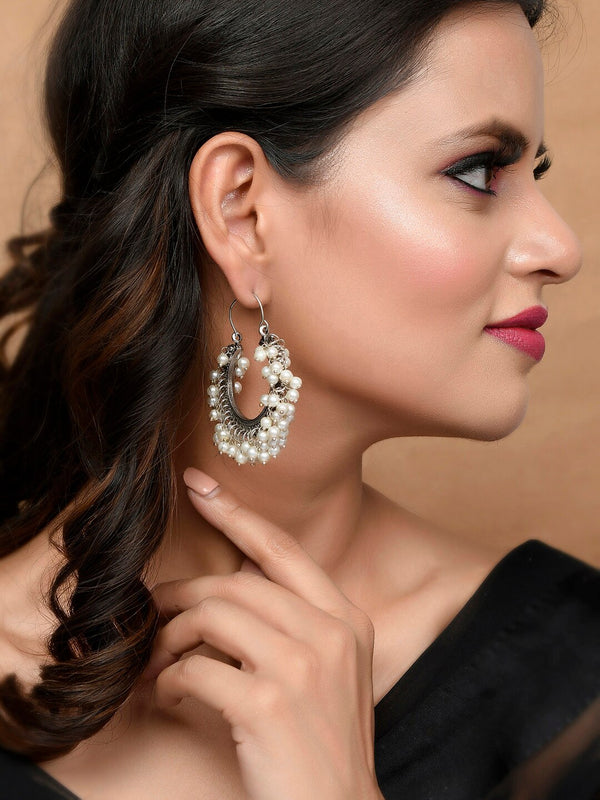 Shoshaa Silver-Toned & White Contemporary Hoop Earrings - Distacart