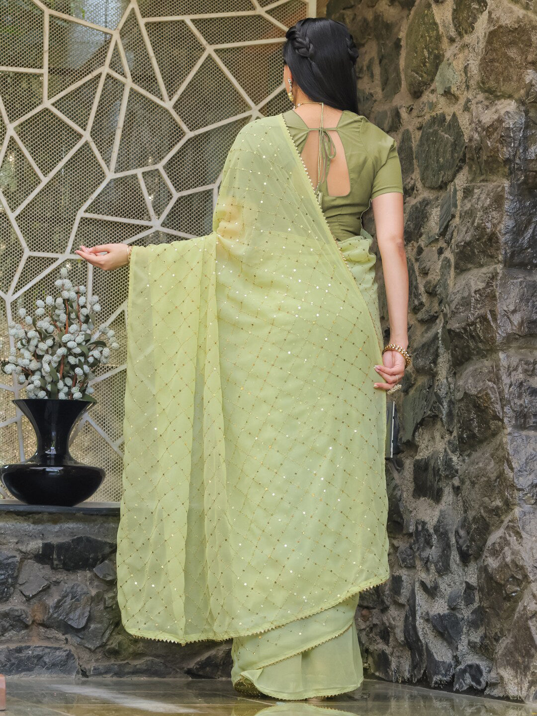 Tikhi Imli Embellished Sequinned Saree - Distacart