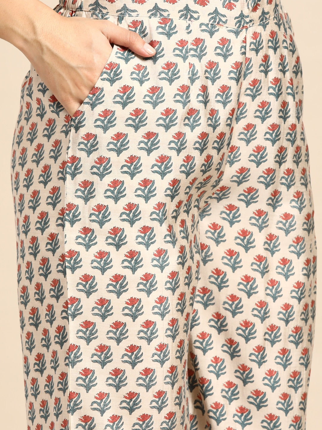 Sangria Women Grey Floral Printed Empire Kurta with Trousers - Distacart