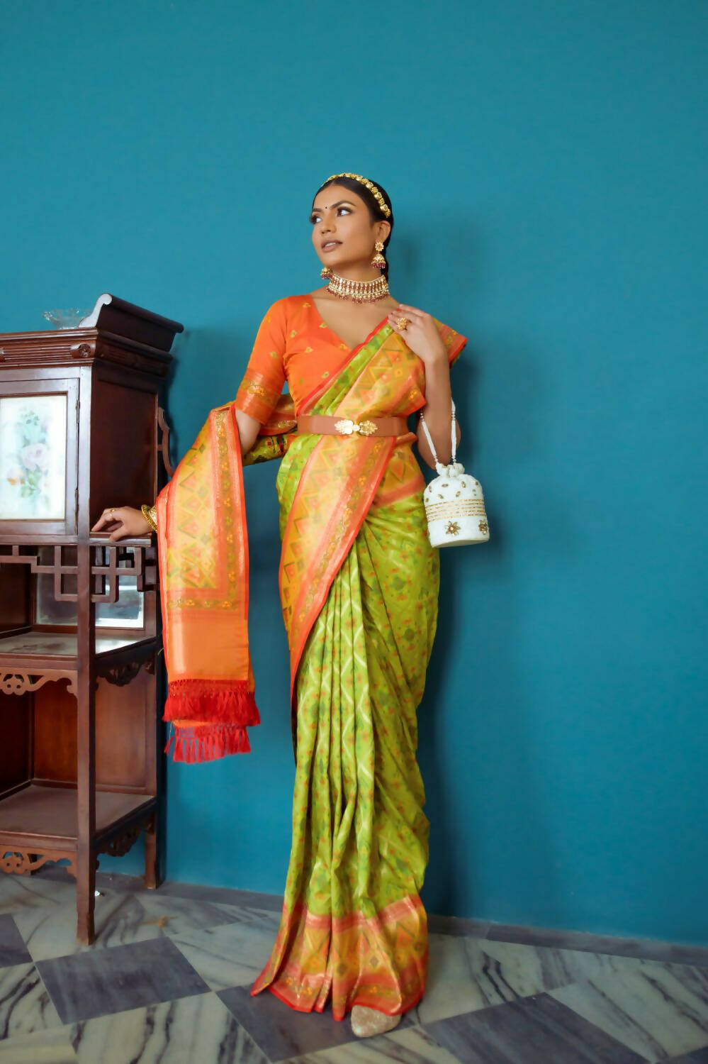 Vishnu Weaves Women's Parrot Green Patola Banarasi Silk Meenakari Zari Woven Saree with Blouse - Distacart