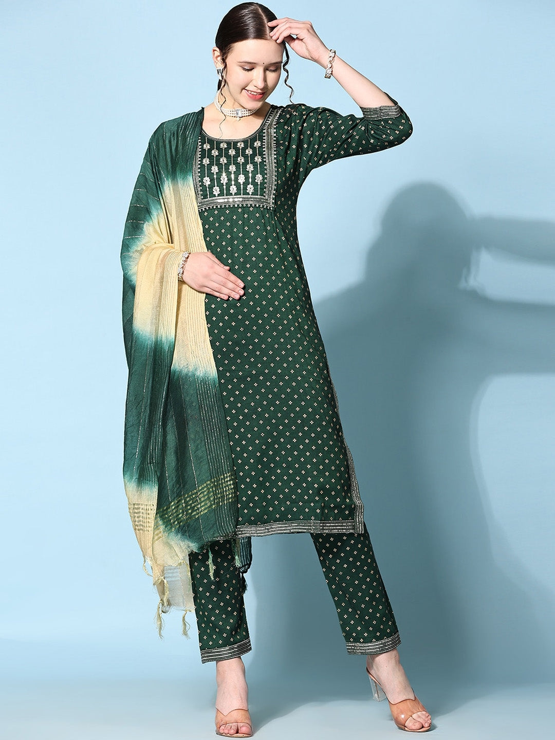 NOZ2TOZ Women's Floral Printed Kurta With Trousers & Dupatta - Distacart