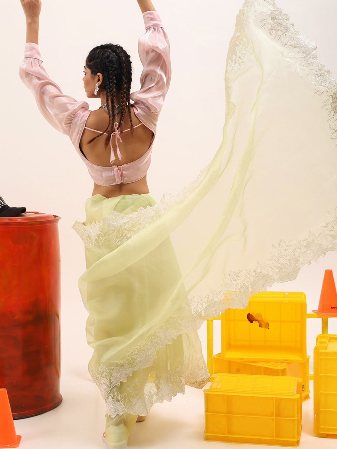 Tikhi Imli Green Floral Embroidered Organza Saree - Distacart