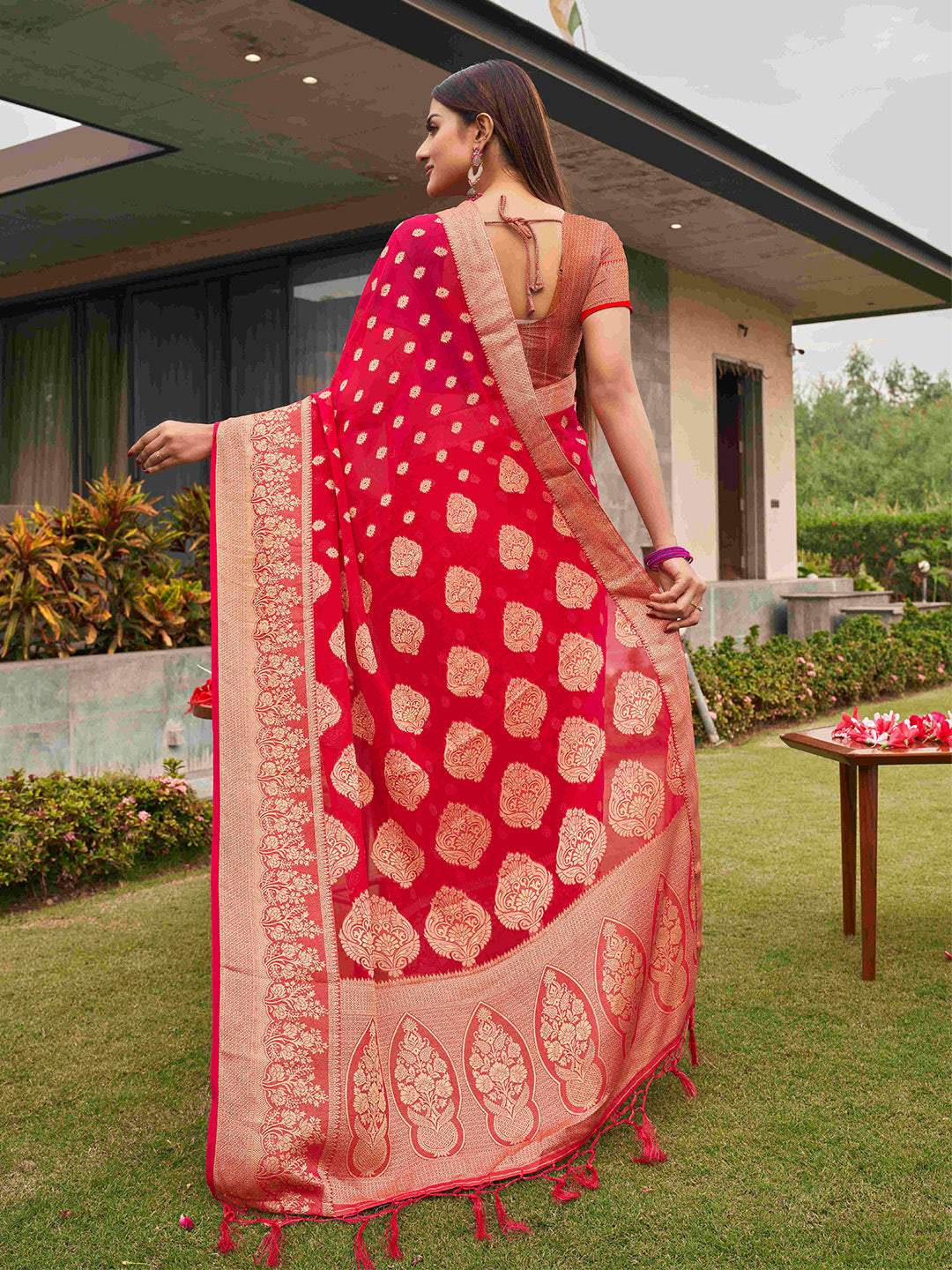 Tikhi Imli Pink Ethnic Motifs Woven Design Zari Saree - Distacart