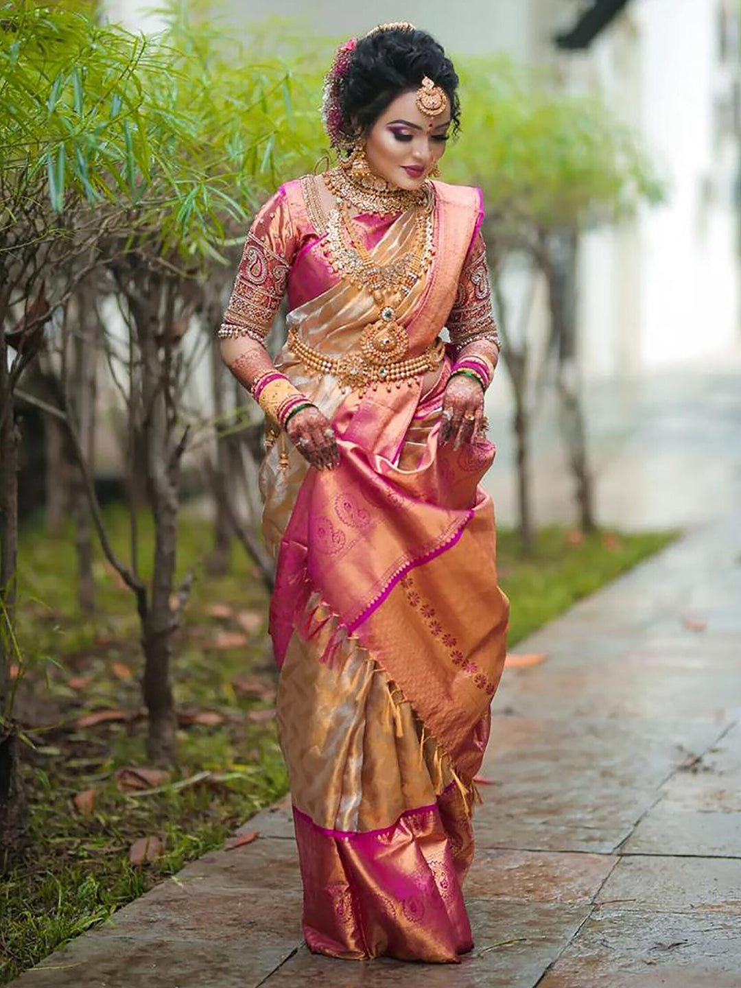 Kalini Ethnic Motifs Woven Design Zari Banarasi Saree - Distacart