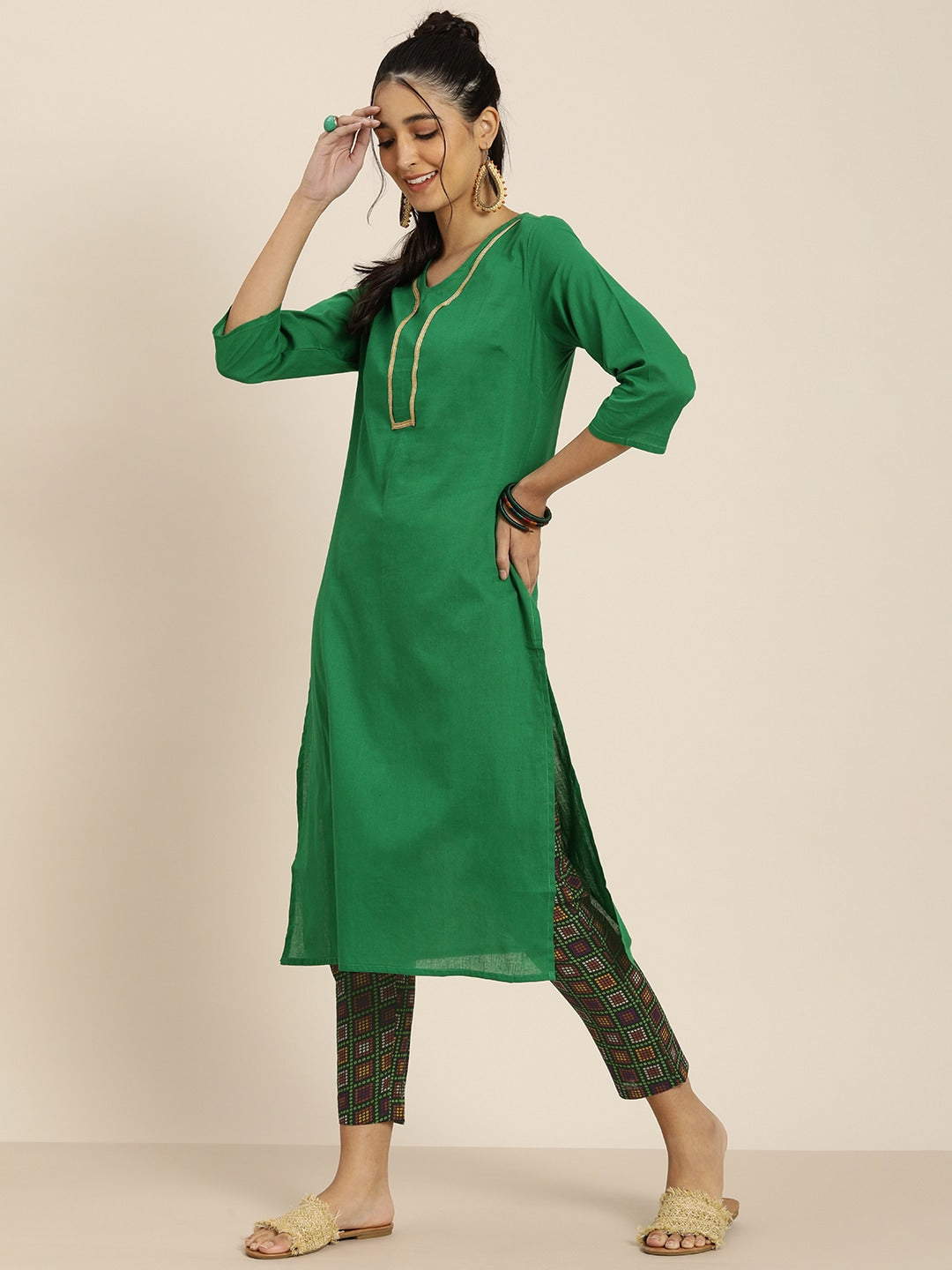 Sangria Women Green Pure Cotton Bandhani Kurta with Trousers - Distacart