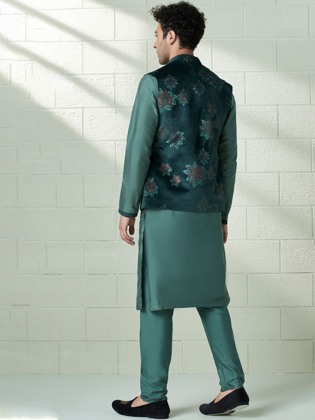 Manyavar Mandarin Collar Kurta with Pyjamas & Nehru Jacket - Distacart