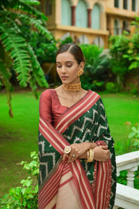 Thumbnail for Vishnu Weaves Women's Green Handloom Raw Silk Zari Woven Saree with Blouse - Distacart