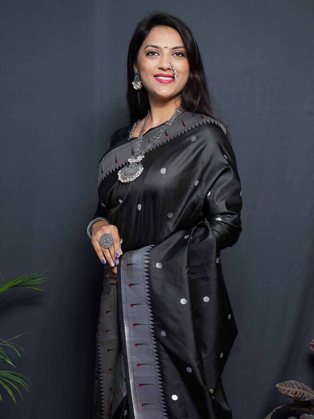 Kalini Geometric Woven Design Zari Silk Blend Paithani Saree - Distacart