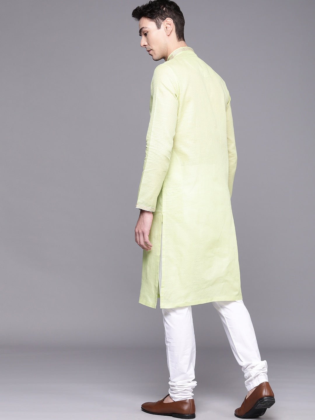 Manyavar Men Green Regular Kurta with Pyjamas - Distacart
