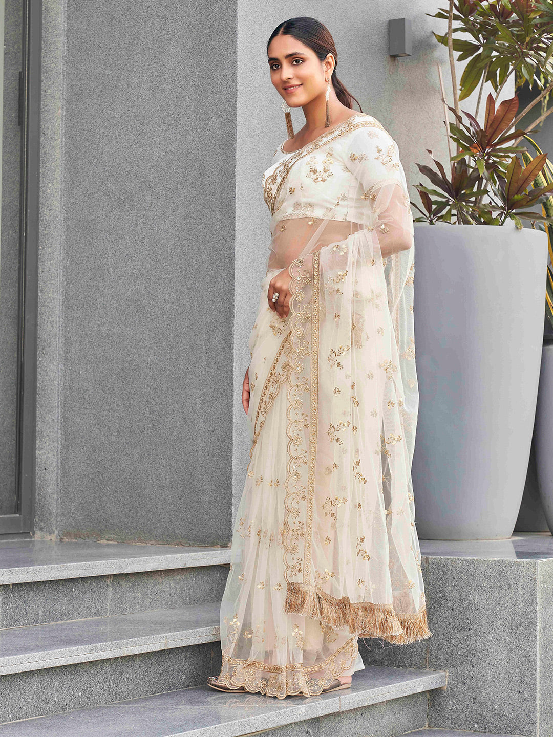 Tikhi Imli Ethnic Motifs Sequinned Embroidered Net Saree - Distacart