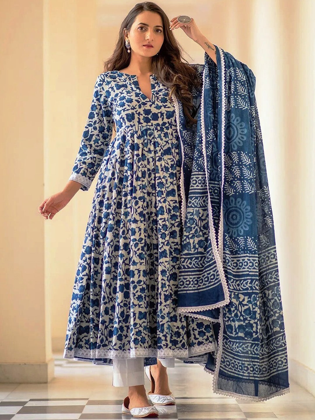 Kalini Floral Printed Anarkali Kurta & Trousers With Dupatta - Distacart