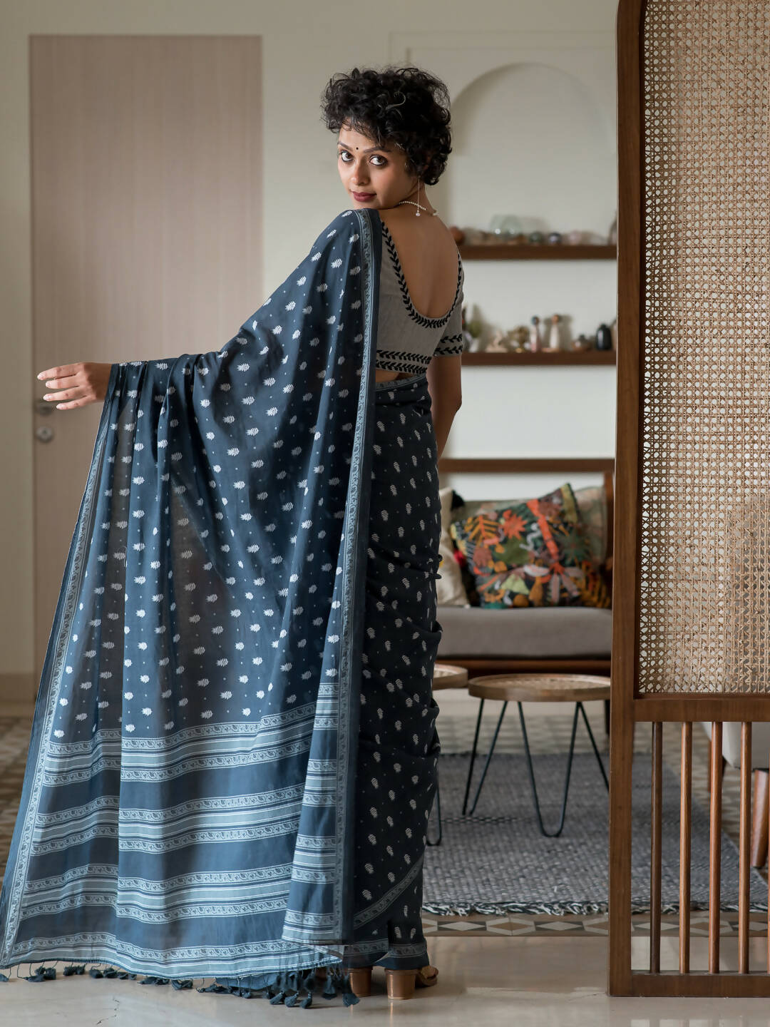 Suta Navy Blue Woven Design Pure Cotton Saree - Distacart