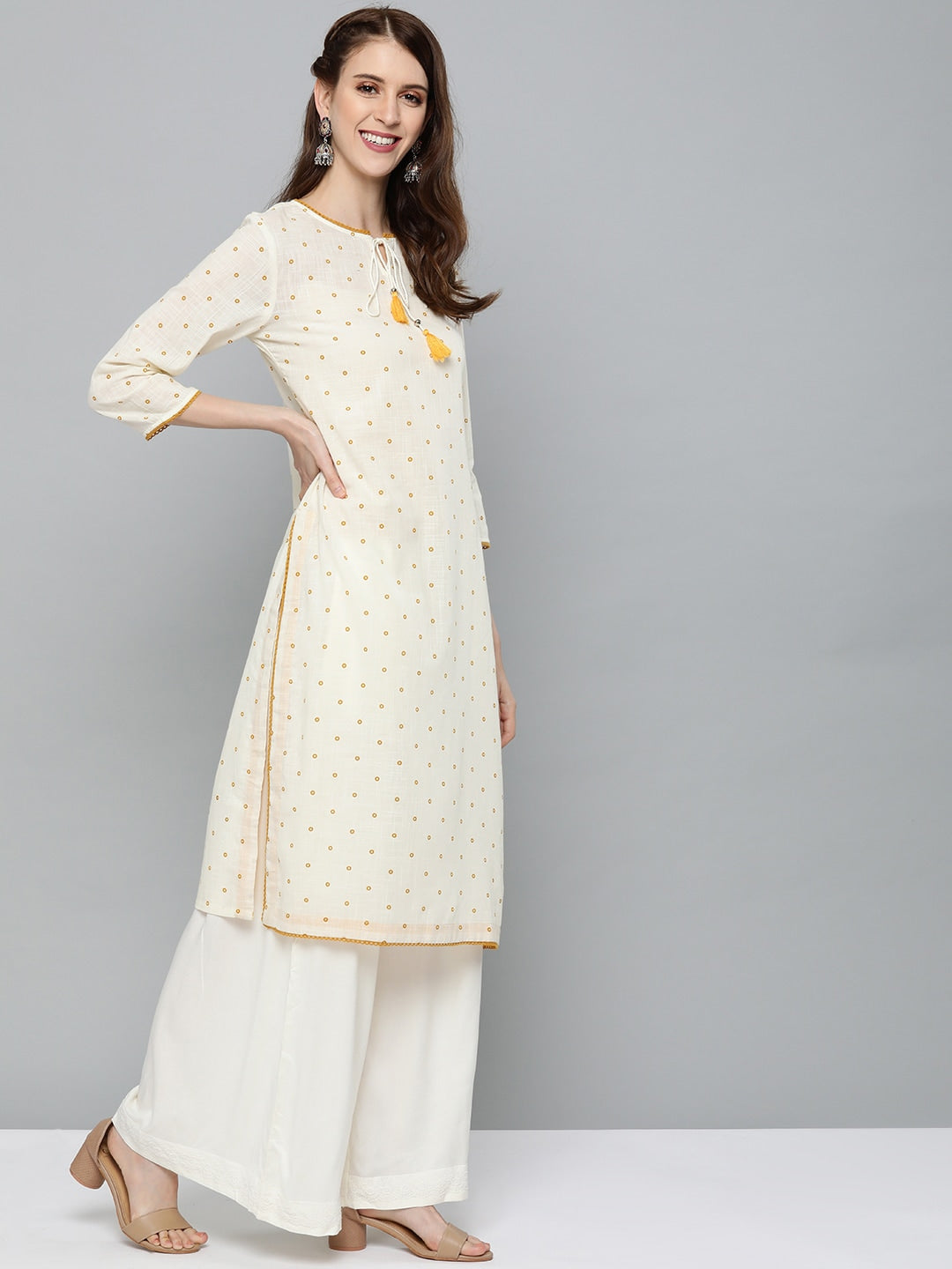 HERE&NOW Women Off-White & Mustard Yellow Geometric Printed Straight Kurta - Distacart