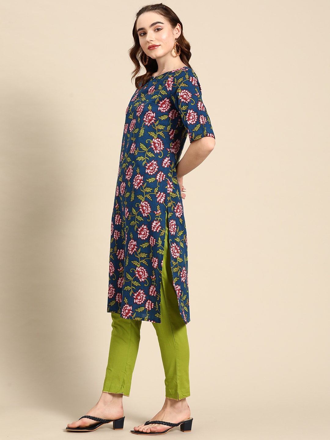 Sangria Floral Printed Boat Neck Straight Kurta - Distacart