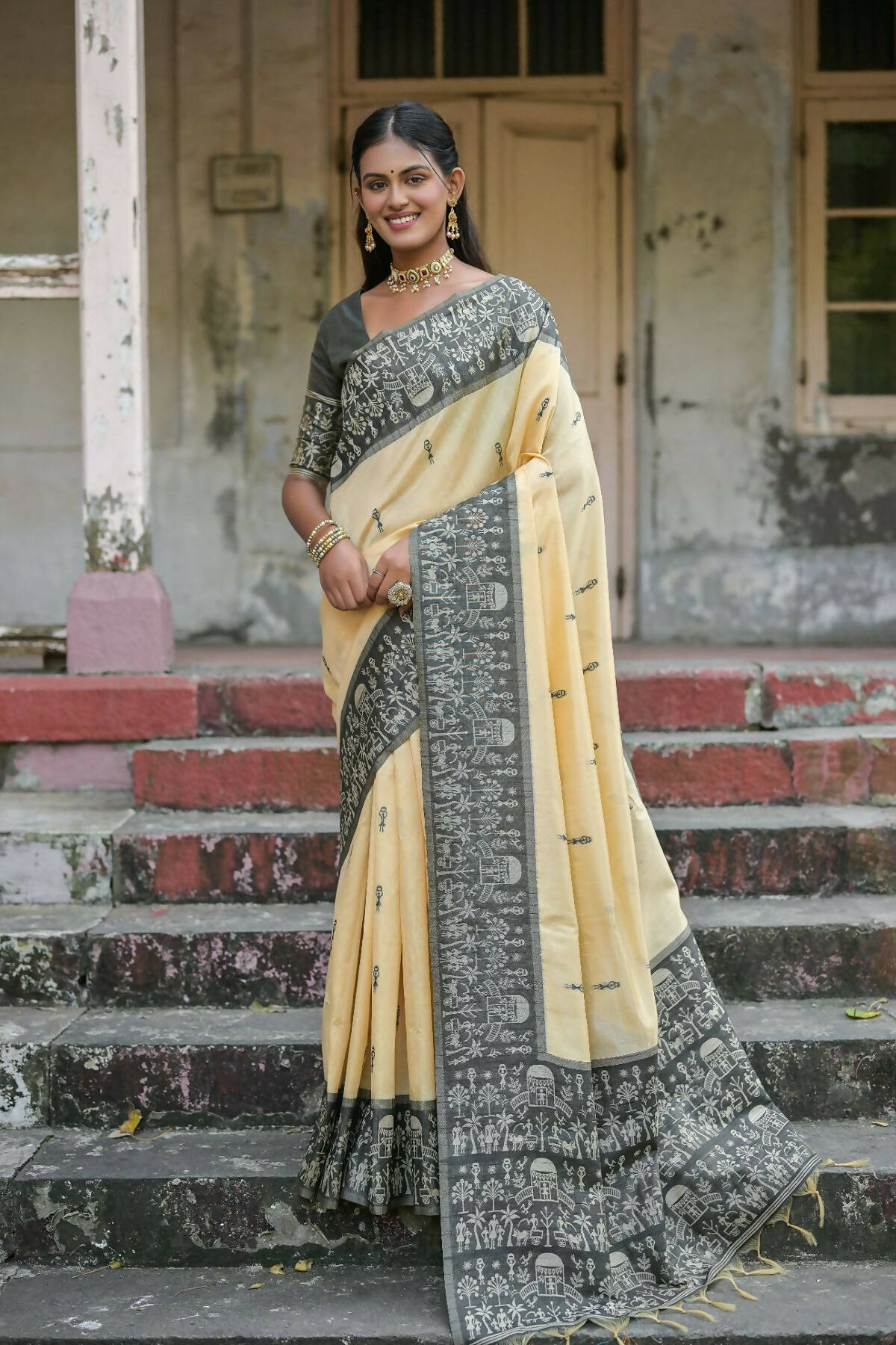 Vishnu Weaves Women's Black Handloom Raw Silk Woven Saree with Blouse - Distacart