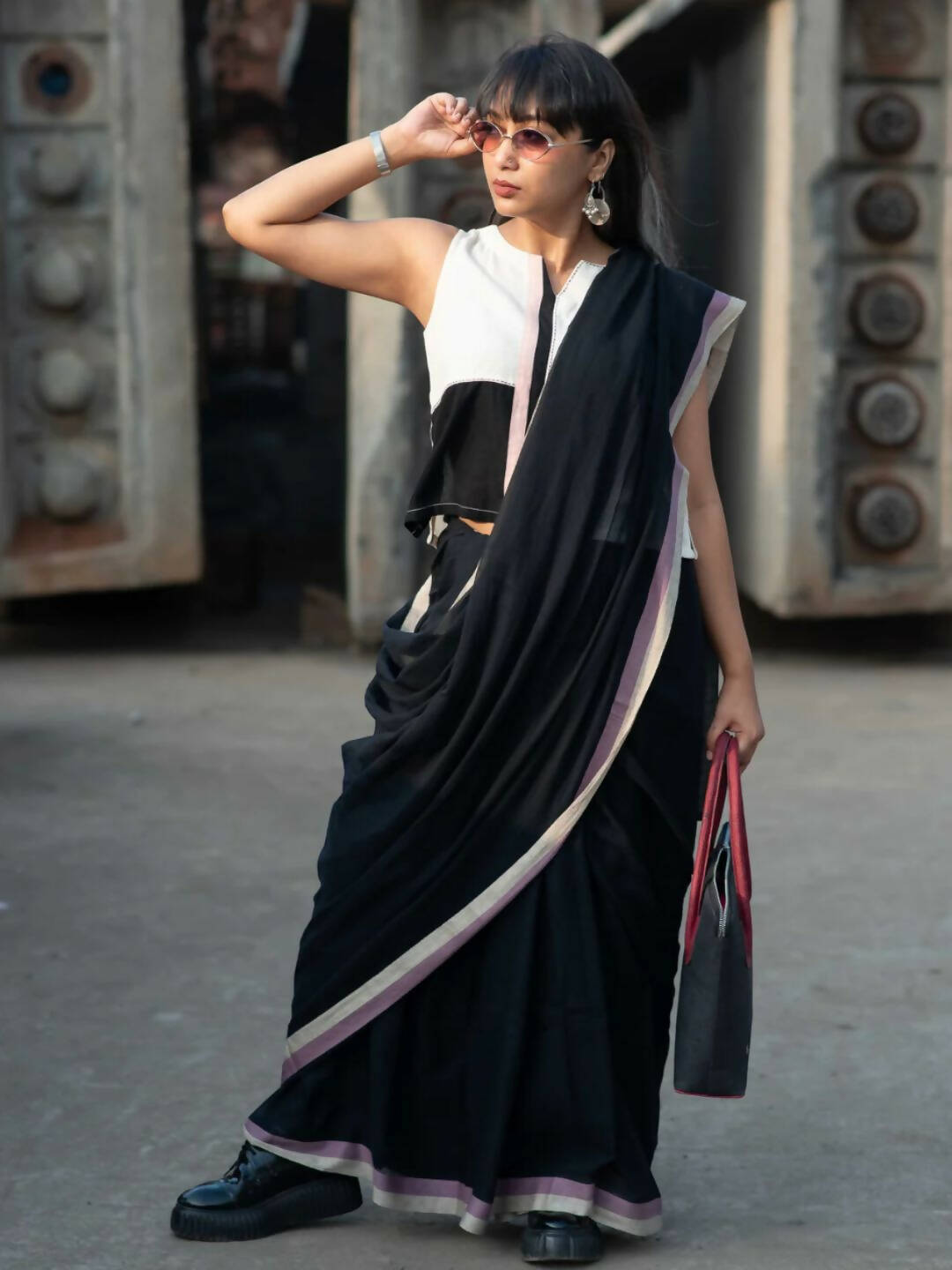 Suta Black Solid Mul Cotton Saree - Distacart