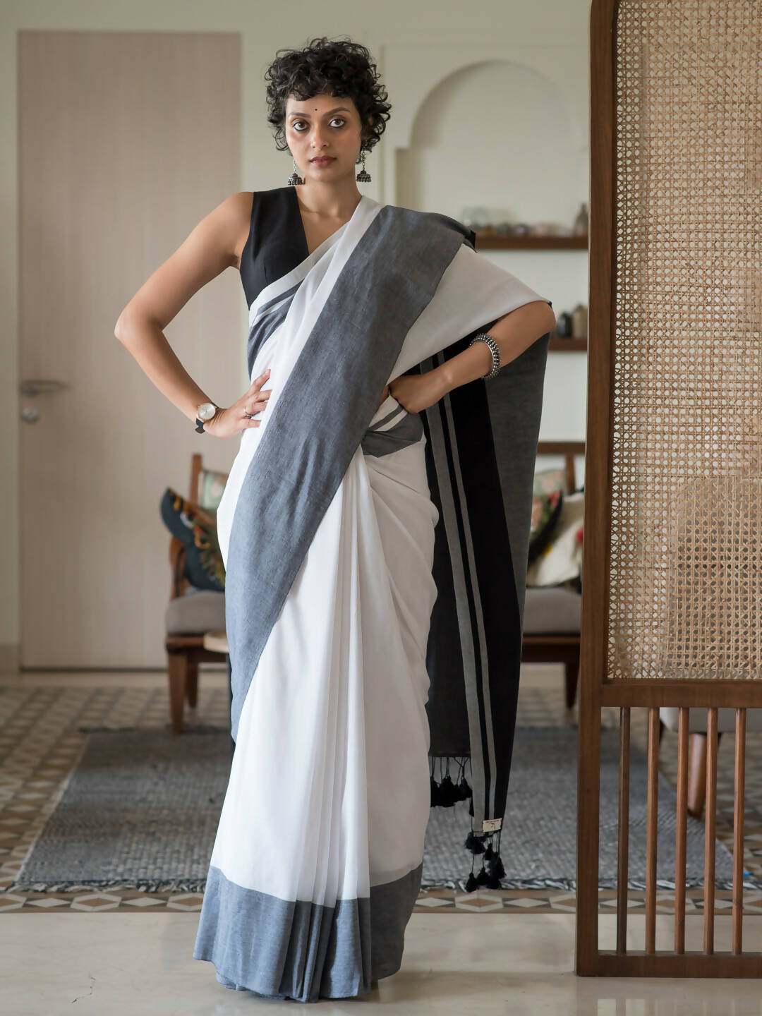 Suta White Woven Design Cotton Blend Saree - Distacart