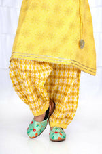 Thumbnail for Tiny Bugs Girls Embroidered Strap Ethnic Jutis-Green - Distacart