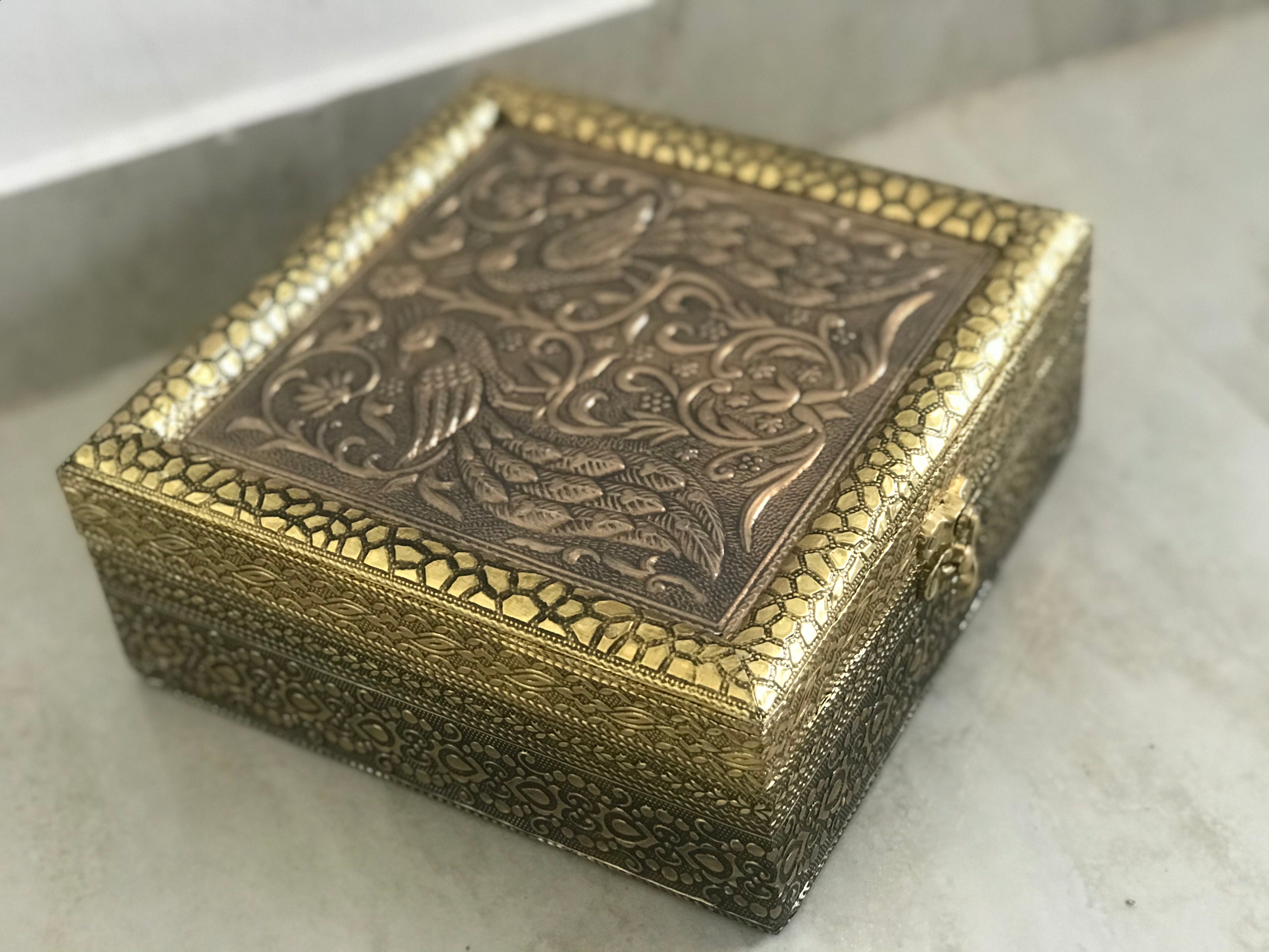 SK Mithaii Assorted Dry Fruit Gift Box | Almond | Figs(Anjeer) | Apricot | Black Resins | 4 Jars | Birthday Gift | Christmas Gift | New Year Gift - Distacart