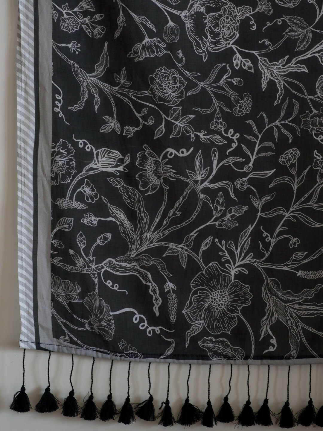 Suta Black Floral Pure Cotton Saree - Distacart
