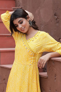 Thumbnail for Yufta Women Yellow & White Leheriya Printed Kurta With Coffee Bean Shell Detail
