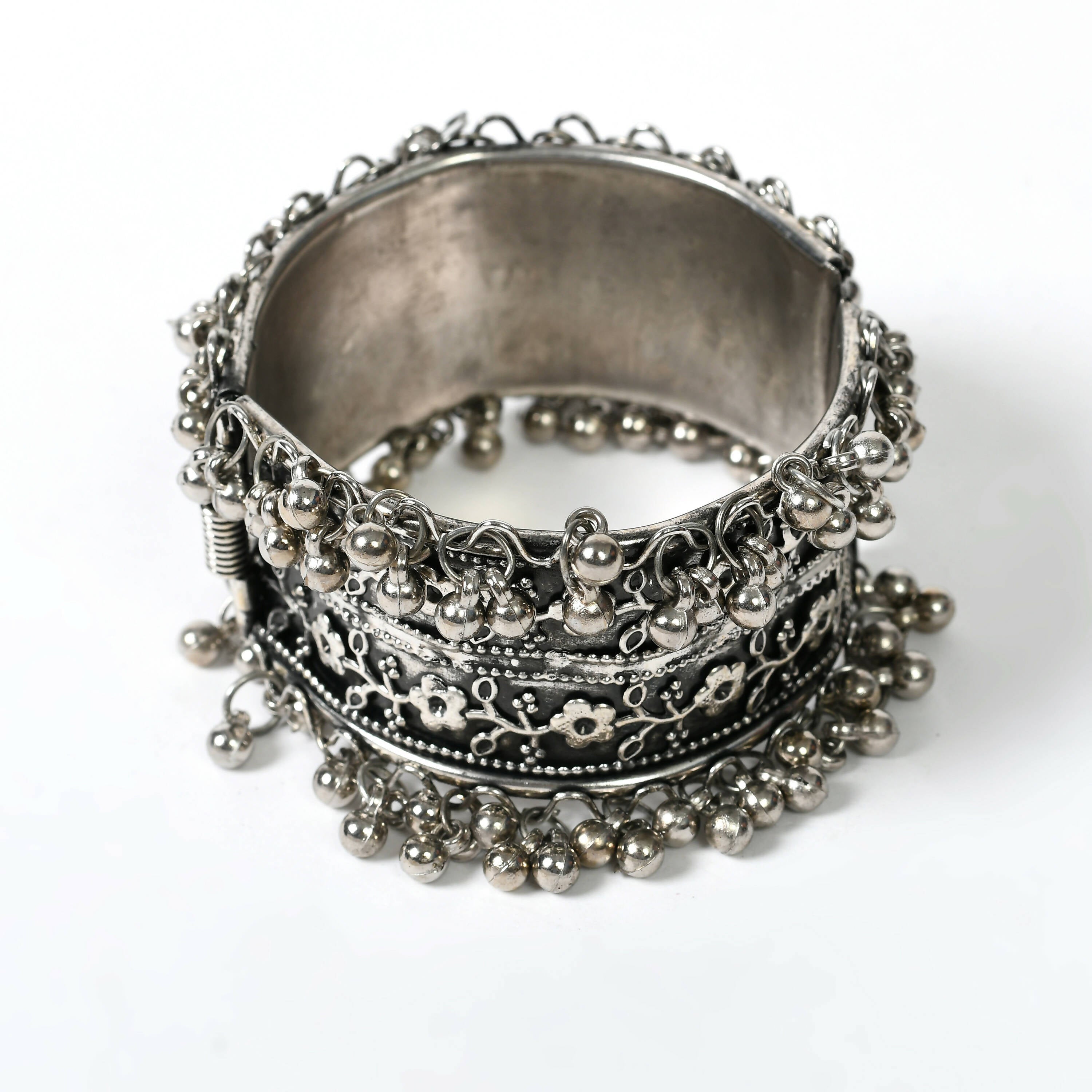 Mominos Fashion Joharkamal Oxidised Silver-Plated Ghungroo Handcraft Bracelet - Design 021 - Distacart