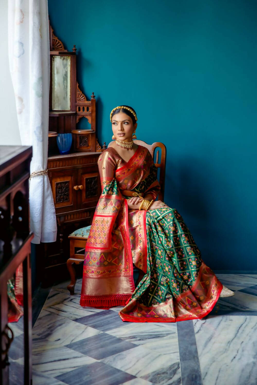 Vishnu Weaves Women's Bottle Green Patola Banarasi Silk Meenakari Zari Woven Saree with Blouse - Distacart
