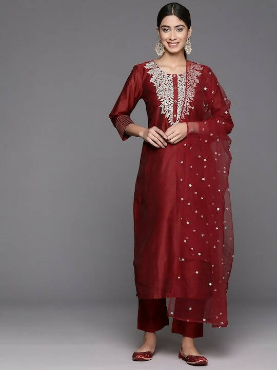 Varanga Floral Embroidered Regular Chanderi Silk Zari Kurta with Trousers & Dupatta - Distacart