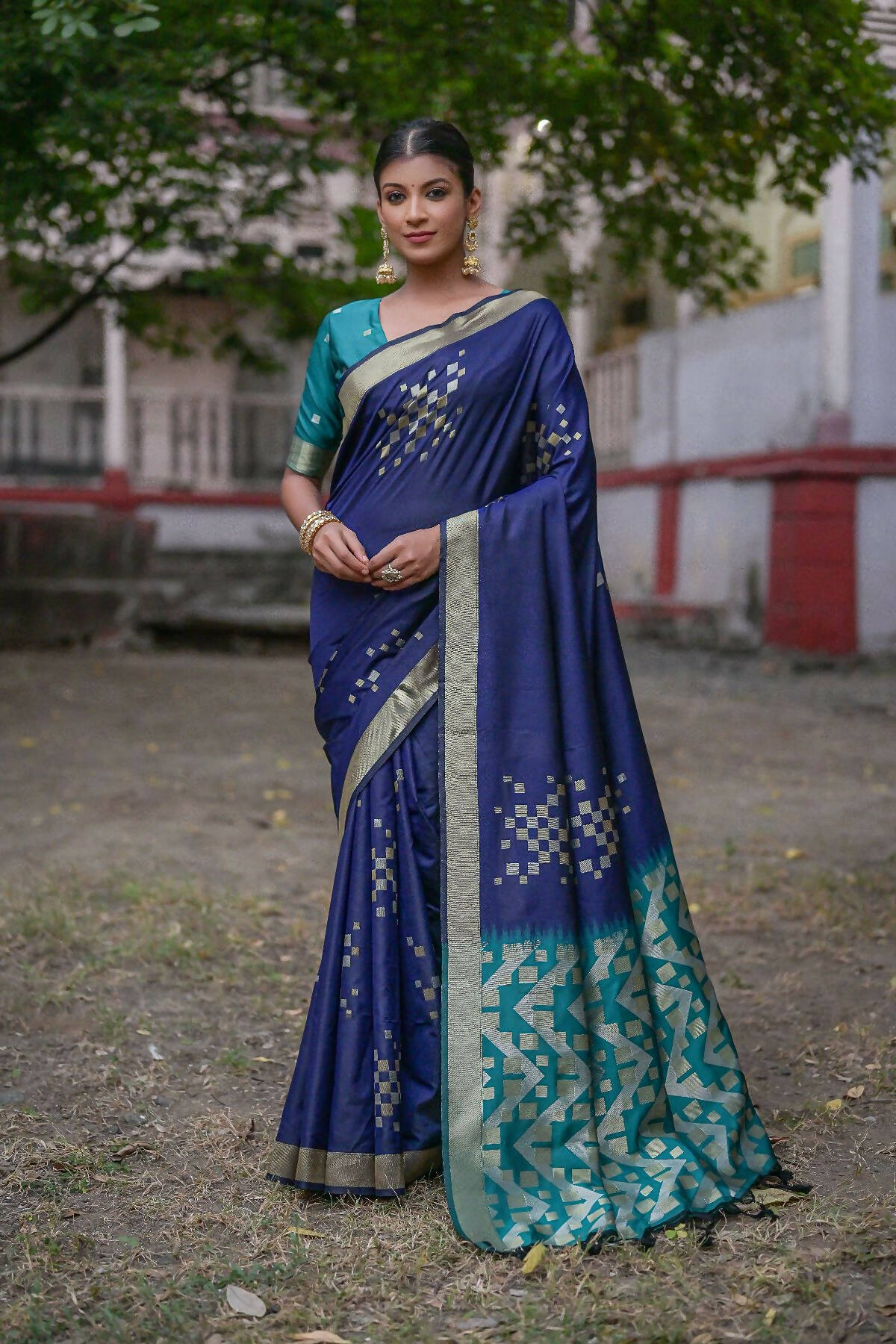 Vishnu Weaves Women's Navy-Blue Soft Silk Zari Woven Saree with Blouse - Distacart