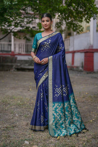 Thumbnail for Vishnu Weaves Women's Navy-Blue Soft Silk Zari Woven Saree with Blouse - Distacart