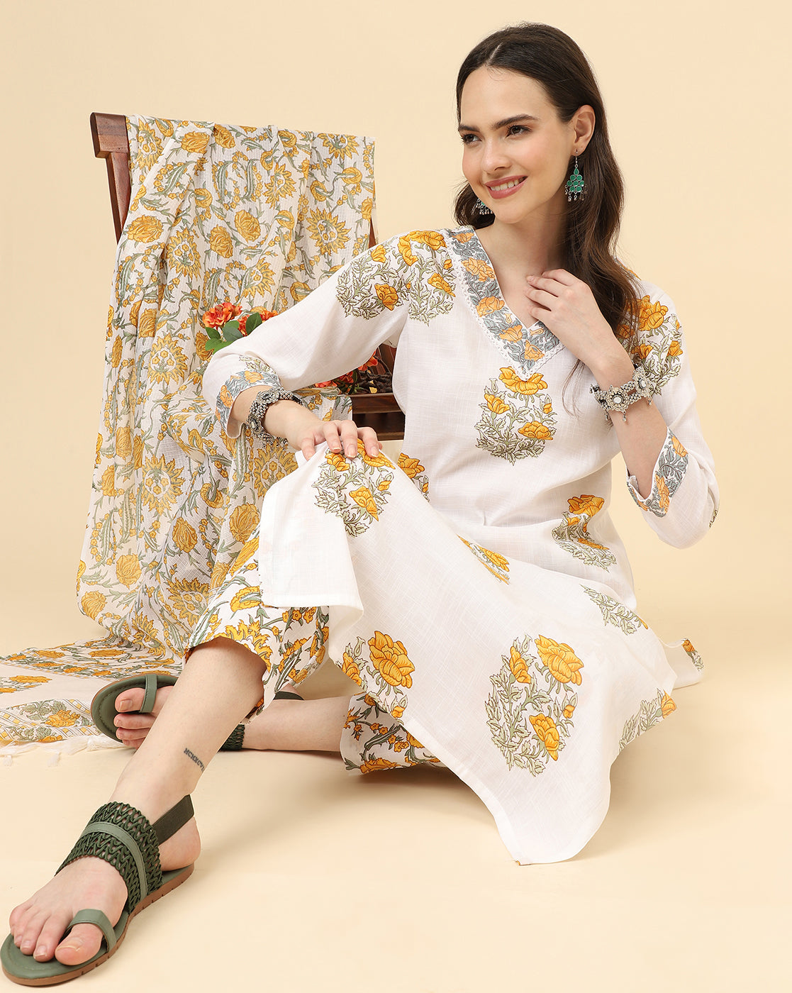 Varanga Women White Viscose Rayon Printed Regular Kurta With Trousers & Dupatta - Distacart