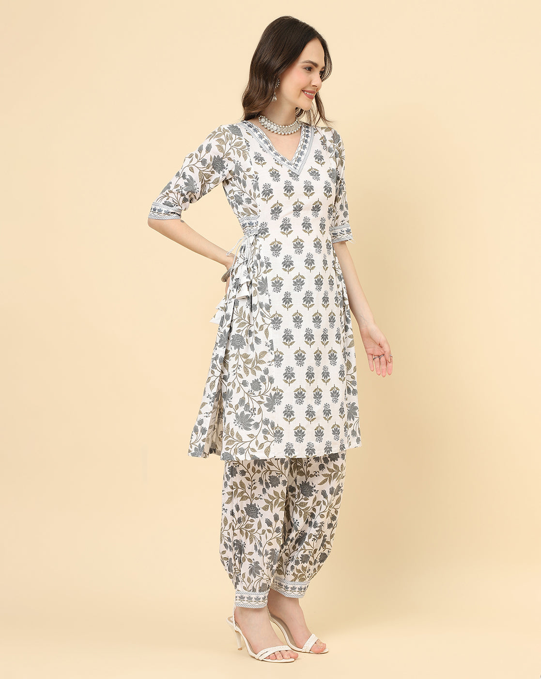 Varanga Women White Viscose Rayon Printed Regular Kurta With Trousers & Dupatta - Distacart