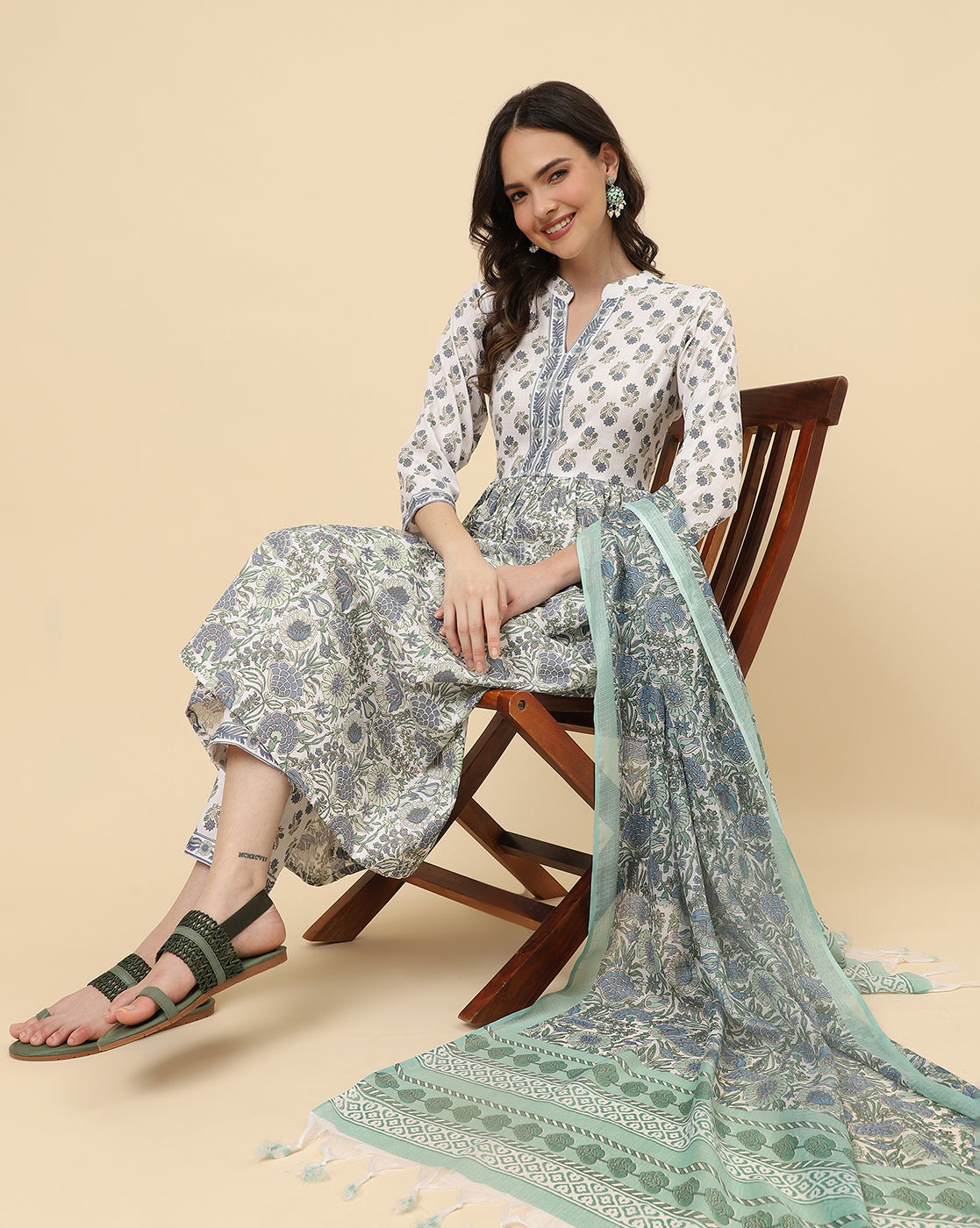 Varanga Women White Viscose Rayon Printed Regular Kurta With Trousers & Dupatta - Distacart