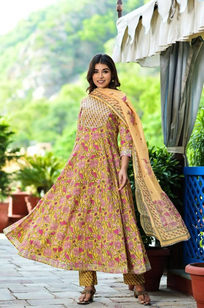 Yufta Women Yellow Floral Printed Pure Cotton Anarkali Kurta with Trouser & With Dupatta